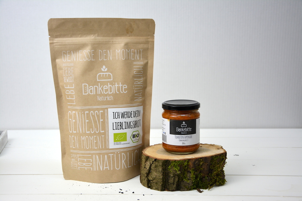 Geschenkset-Brotbackmischung-und-Tomatentapenade-2 Geschenkset Brotbackmischung würzig Tomate