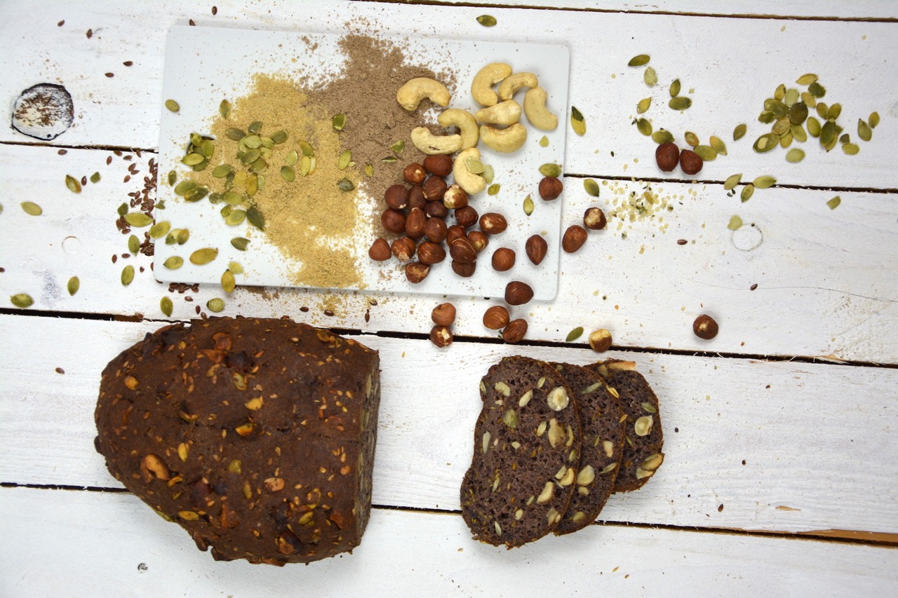 Eiweissbrot-Glutenfreie-Brotbackmischung-Nuss3-Gross glutenfreie Bio Brotbackmischung Eiweißbrot Eowyn