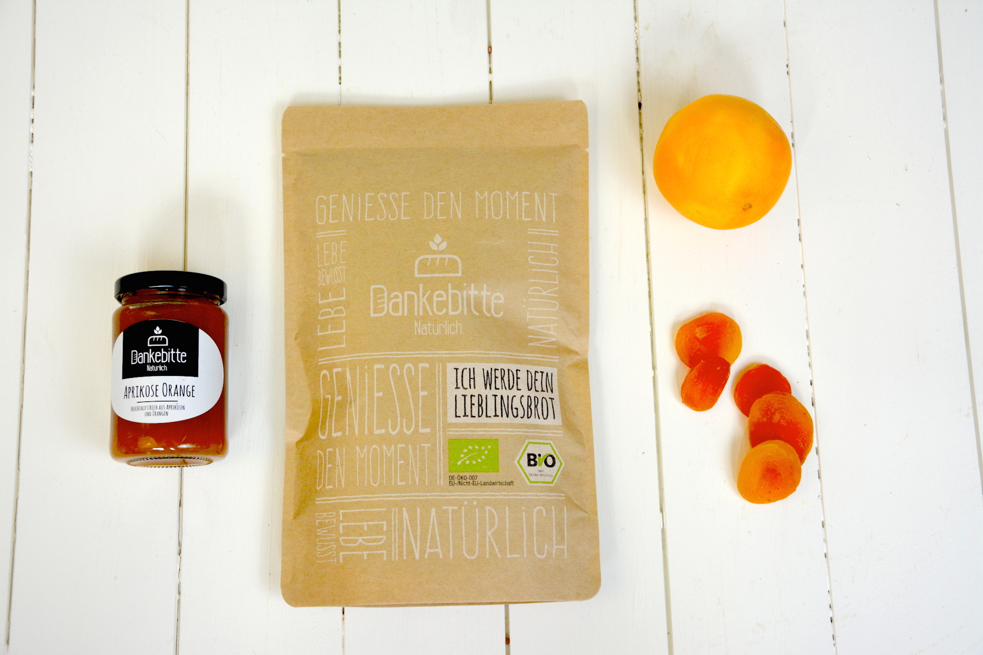 Geschenkset-Brotbackmischung-Fruchtaufstrich-3 Geschenkset Brotbackmischung, Marmelade,