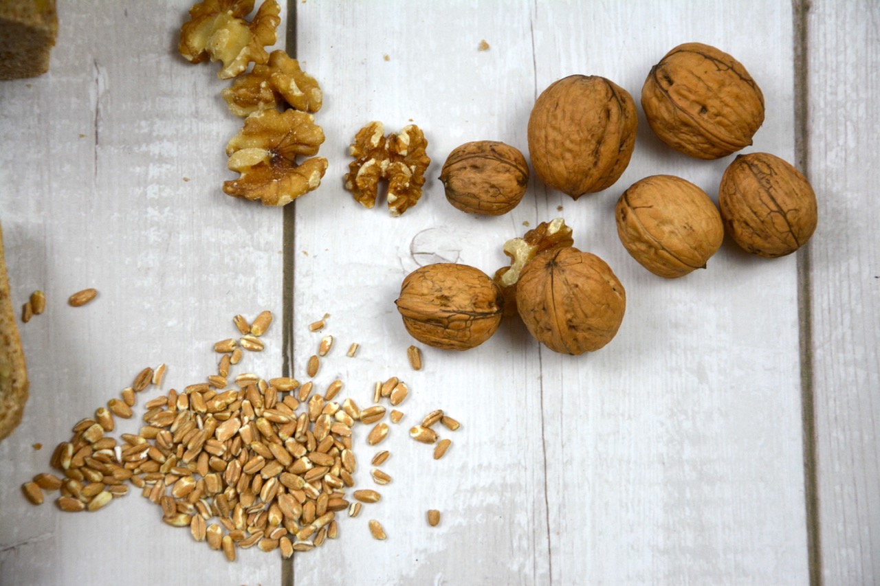 Brotbackmsichung-Ritter-der-Walnuss6-Gross Bio Brotbackmischung "Ritter der Walnuss"