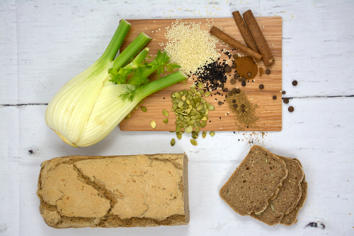 Brotbackmischung-Gewu-rzbrot-6 Bio Brotbackmischung "Die 5 Musketiere"