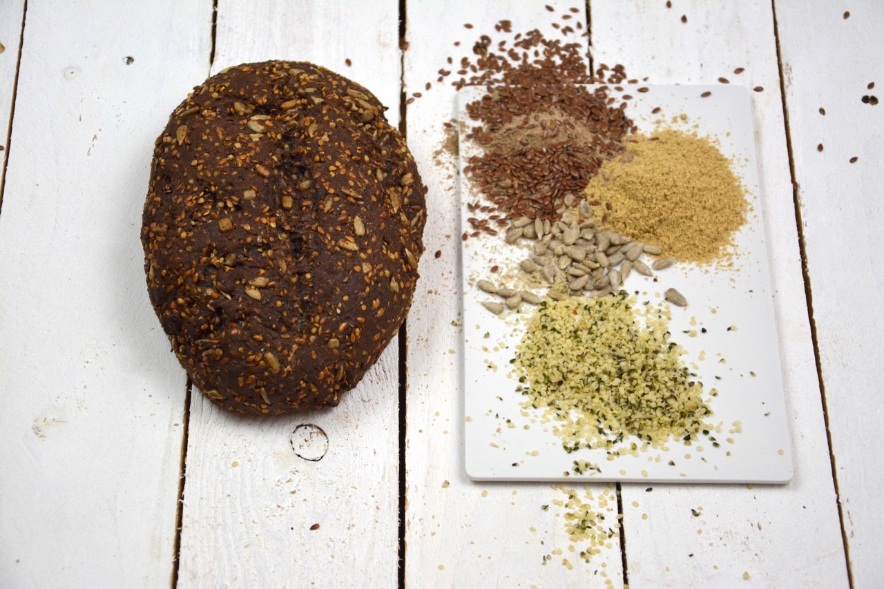 Eiweissbrot-Glutenfreie-Brotbackmischung-Hanf8-Gross glutenfreie Bio Brotbackmischung Eiweißbrot Galadriel