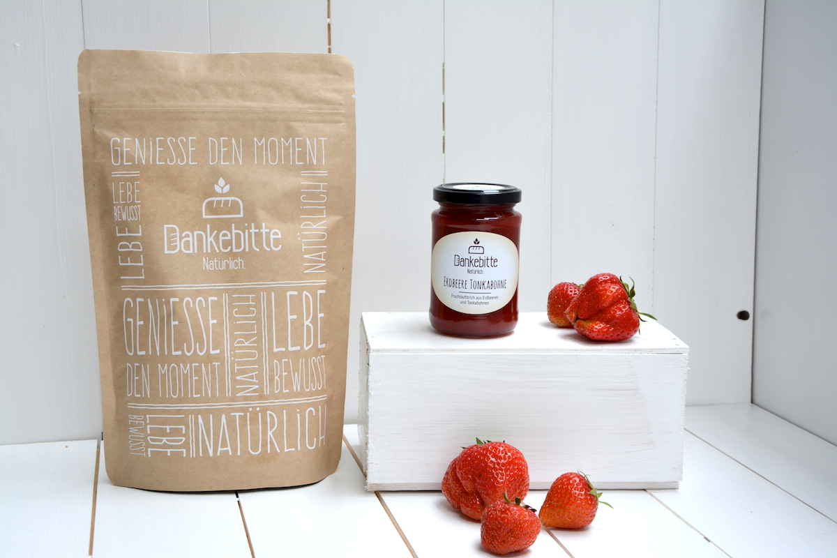 Geschenkset-Brotbackmischung-Erdbeermarmelade Geschenkset Brotbackmischung, Marmelade,