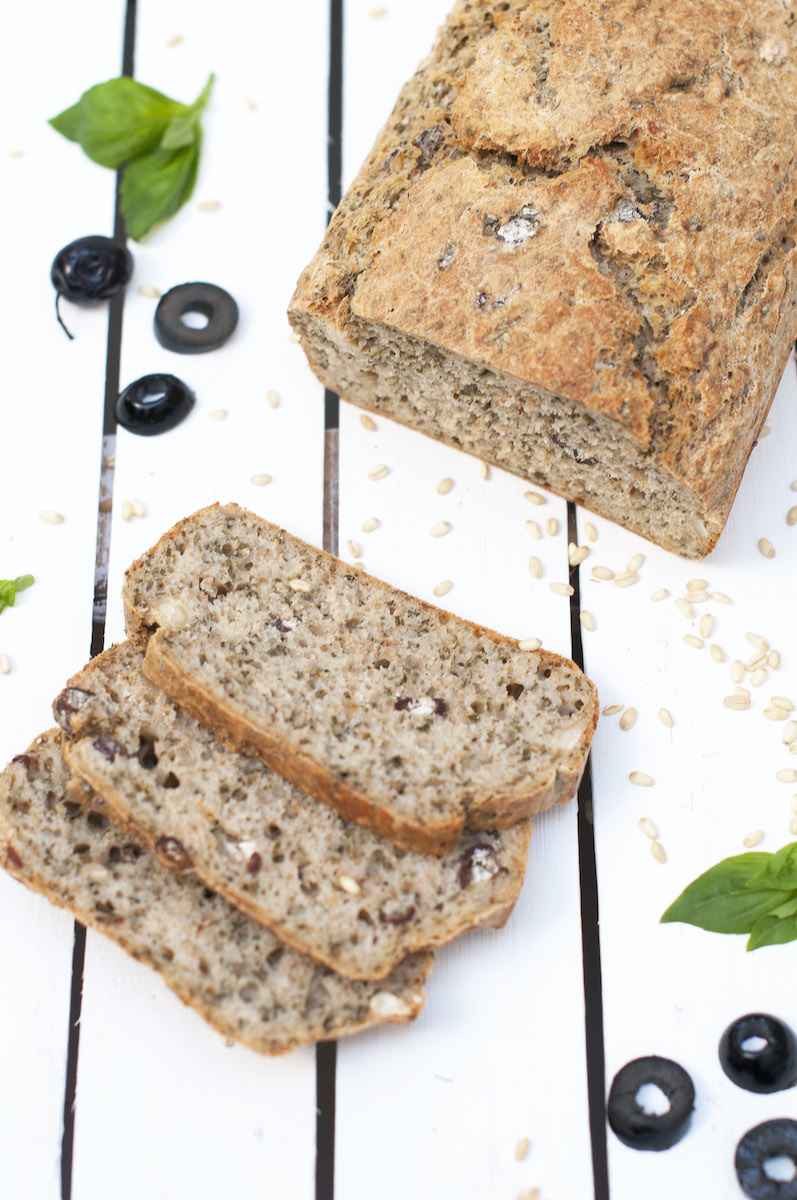 Brotbackmischung, Brot backen, Backmischung für Brot, OlivenbrotBrotbackmischung, Brot backen, Backmischung für Brot, Olivenbrot