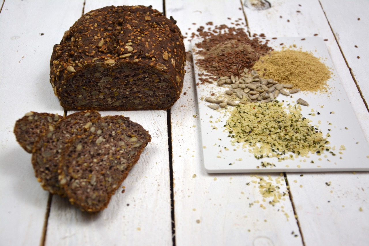 Eiweissbrot-Glutenfreie-Brotbackmischung-Hanf4-Gross glutenfreie Bio Brotbackmischung Eiweißbrot Galadriel