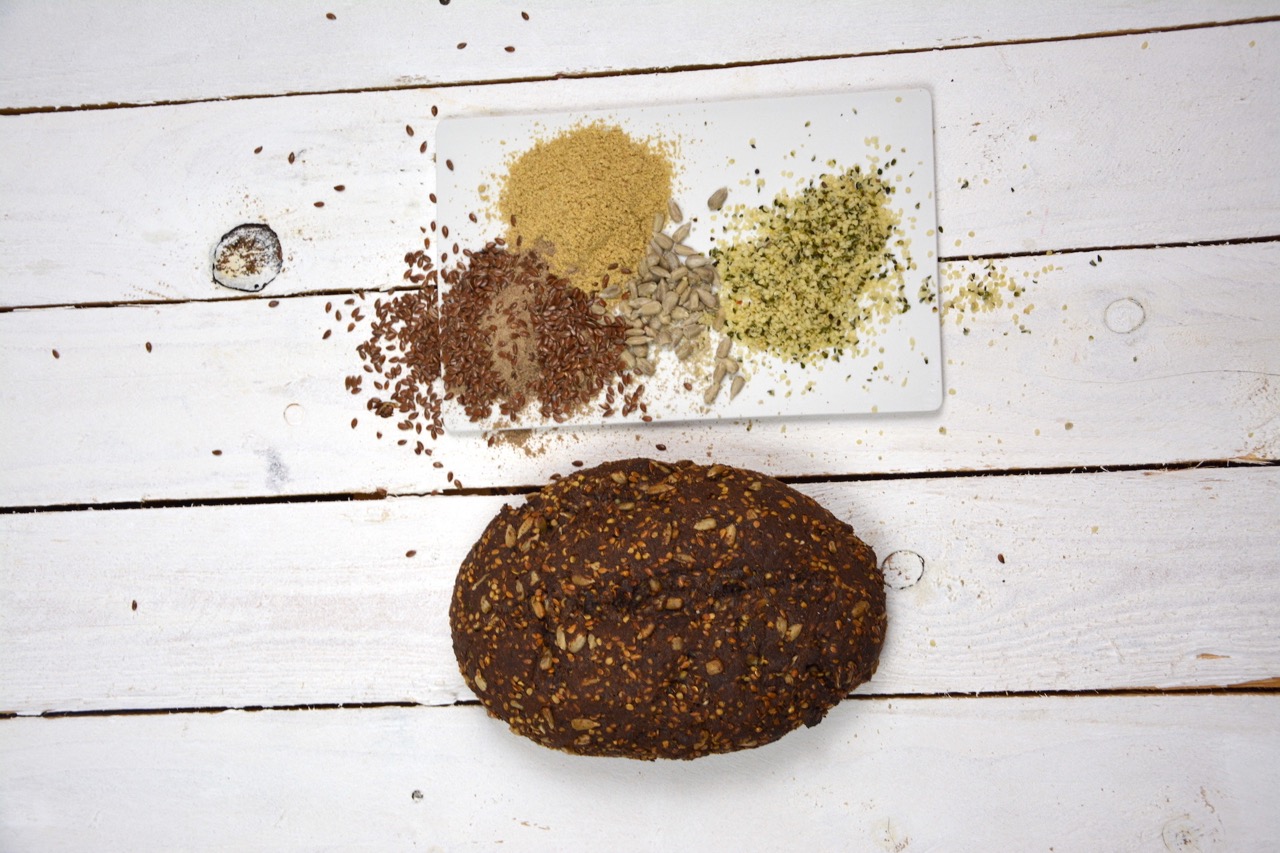 Eiweissbrot-Glutenfreie-Brotbackmischung-Hanf9-Gross glutenfreie Bio Brotbackmischung Eiweißbrot Galadriel