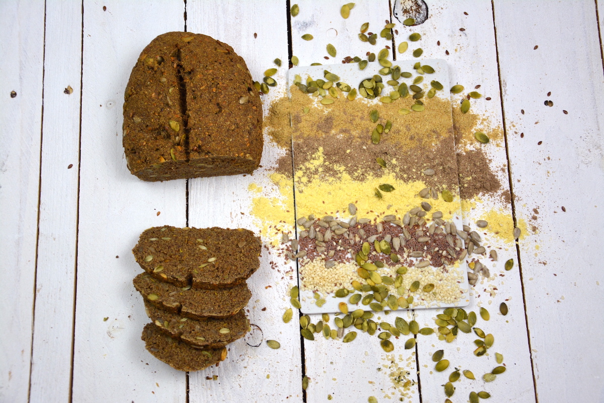 Eiweissbrot-Glutenfreie-Brotbackmischung3 glutenfreie Bio Brotbackmischung Eiweißbrot Arwen